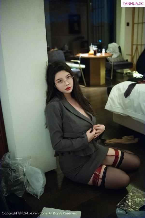  [XiuRen]高清写真图 2024.10.15 No.9287 樱桃小犊子 黑丝美臀第3张图片